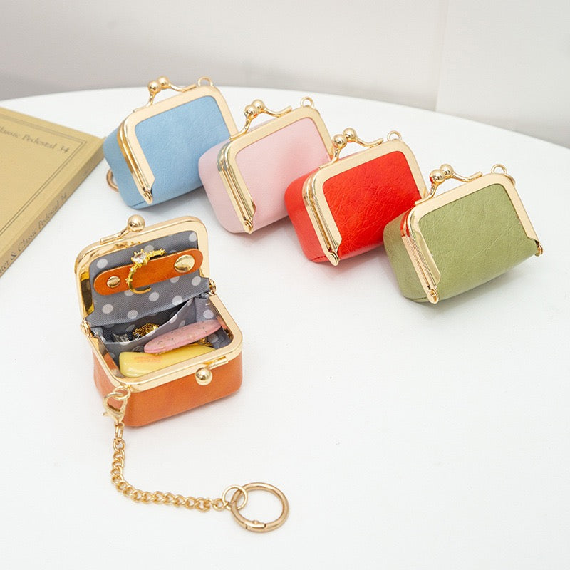 Mini Vintage Jewelry Case – Compact Coin Purse