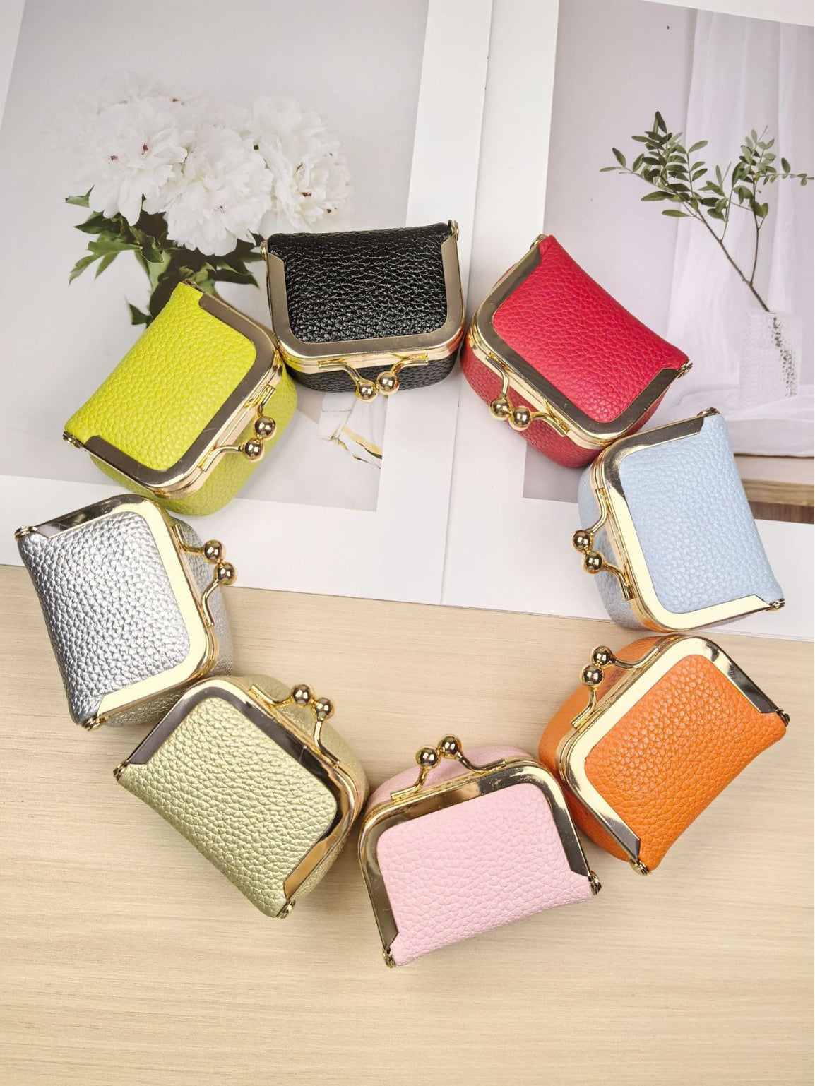 Mini Vintage Jewelry Case – Compact Coin Purse