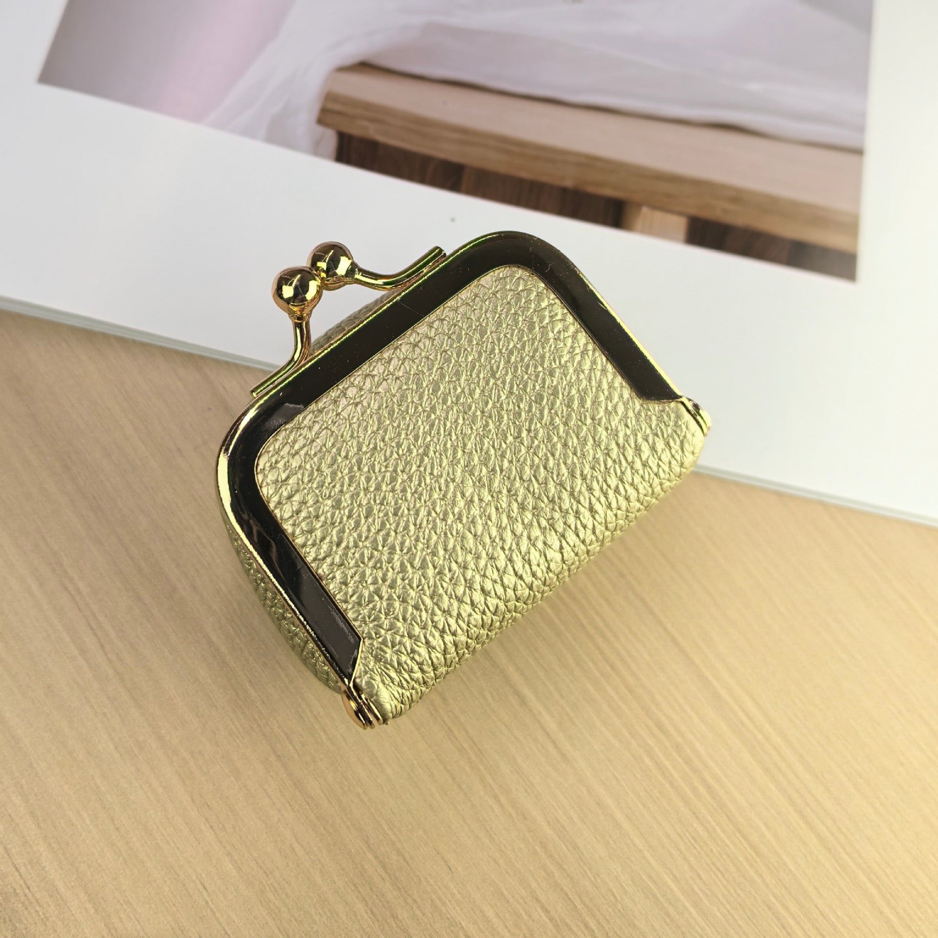 Mini Vintage Jewelry Case – Compact Coin Purse