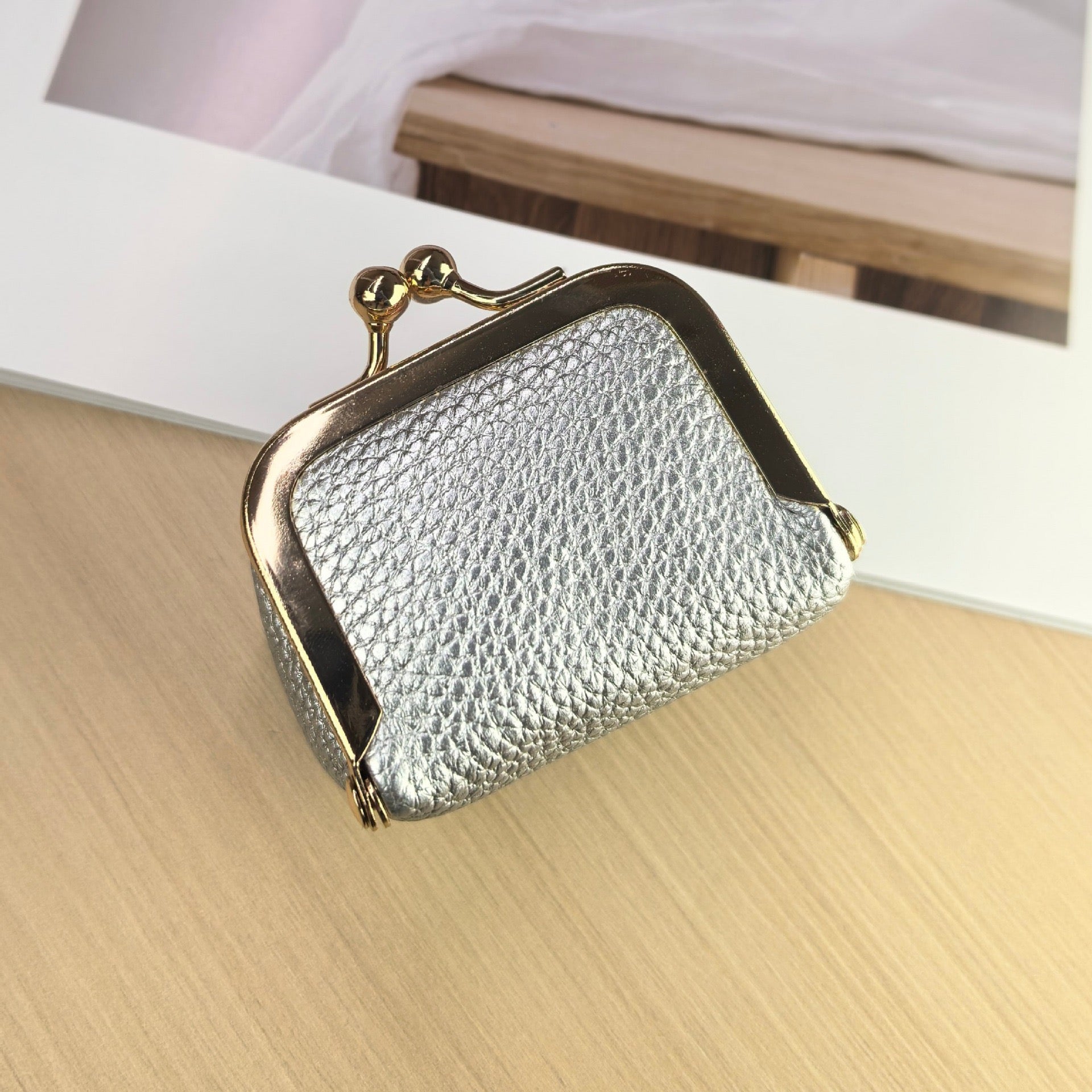 Mini Vintage Jewelry Case – Compact Coin Purse