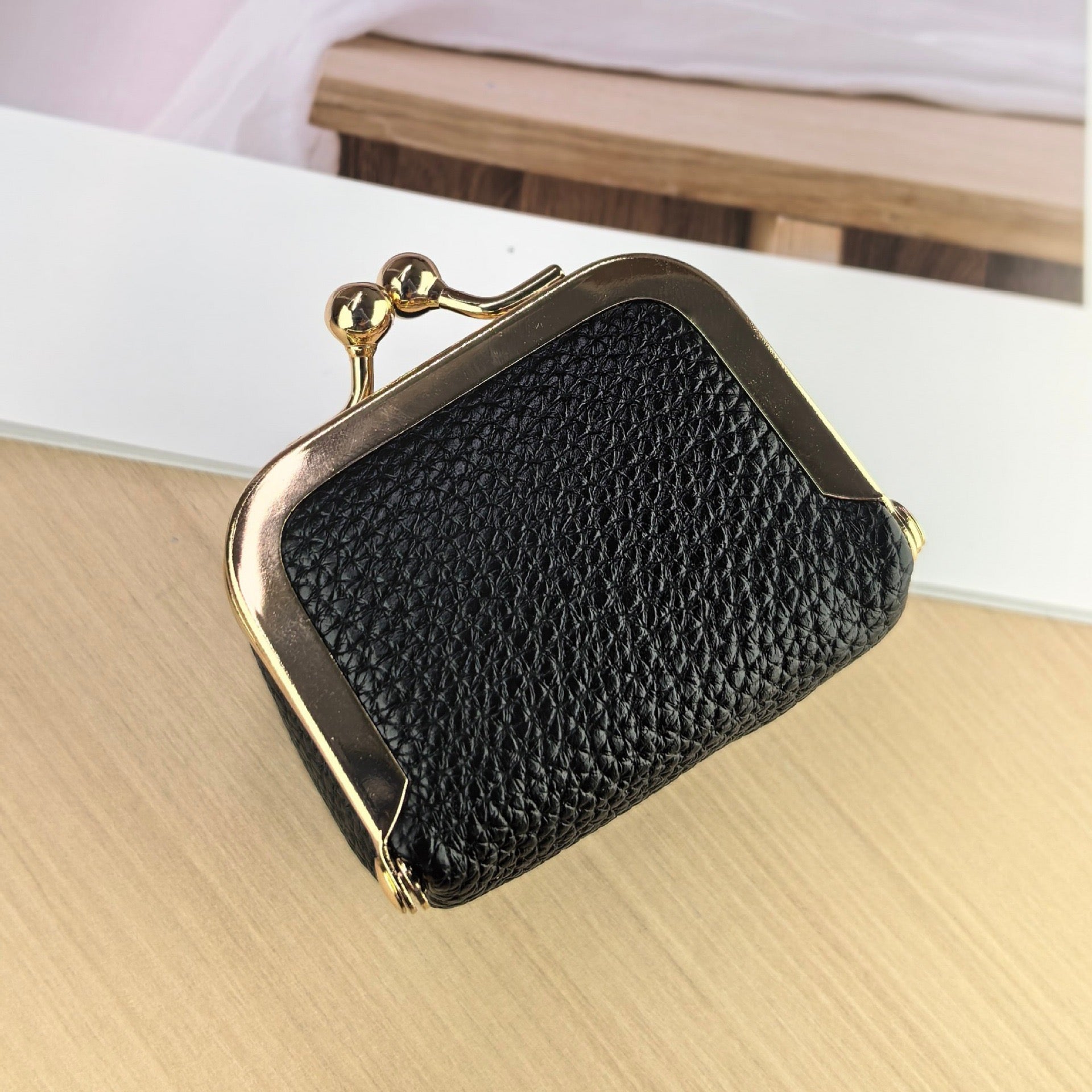 Mini Vintage Jewelry Case – Compact Coin Purse